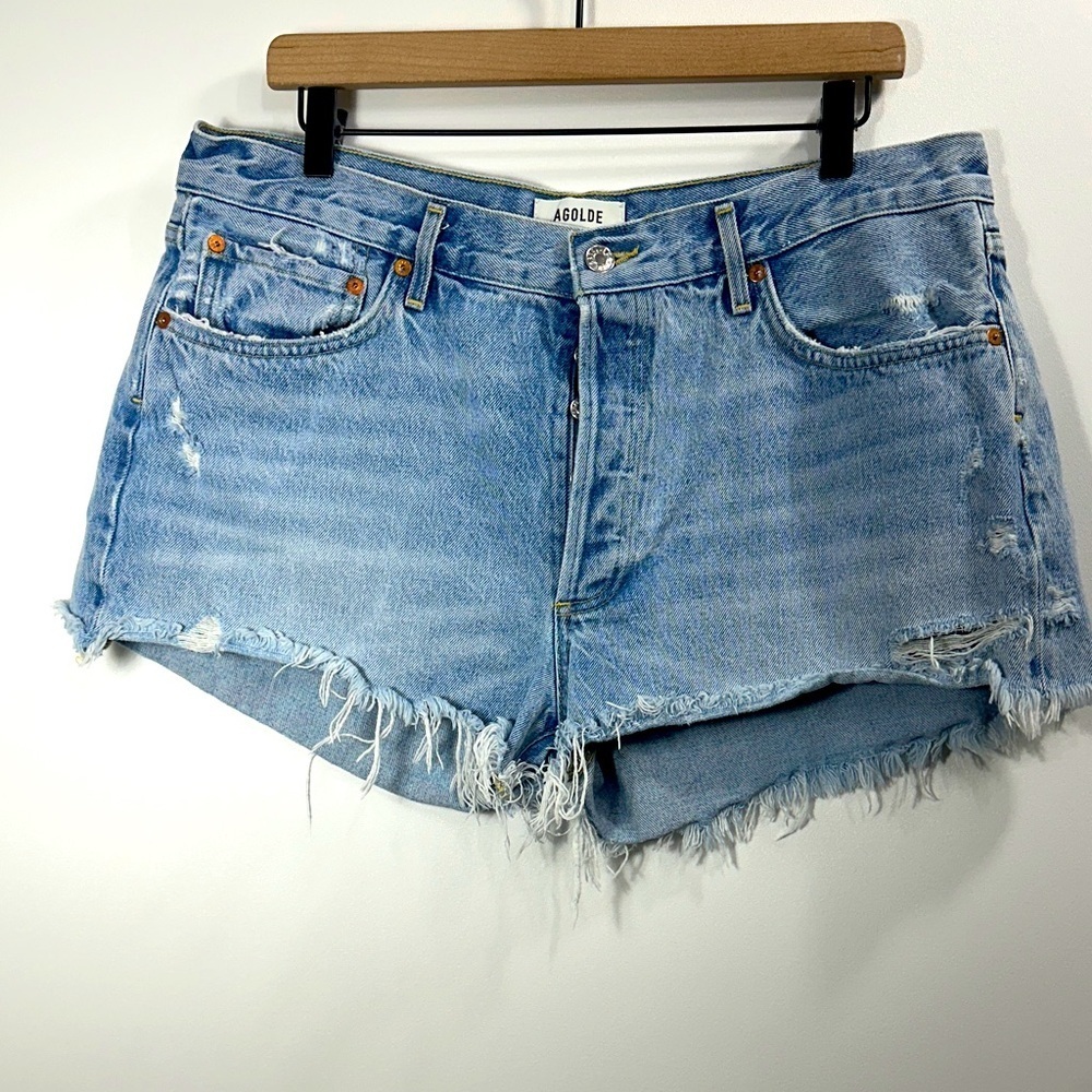 AGOLDE Parker raw hem button fly denim shorts size 32